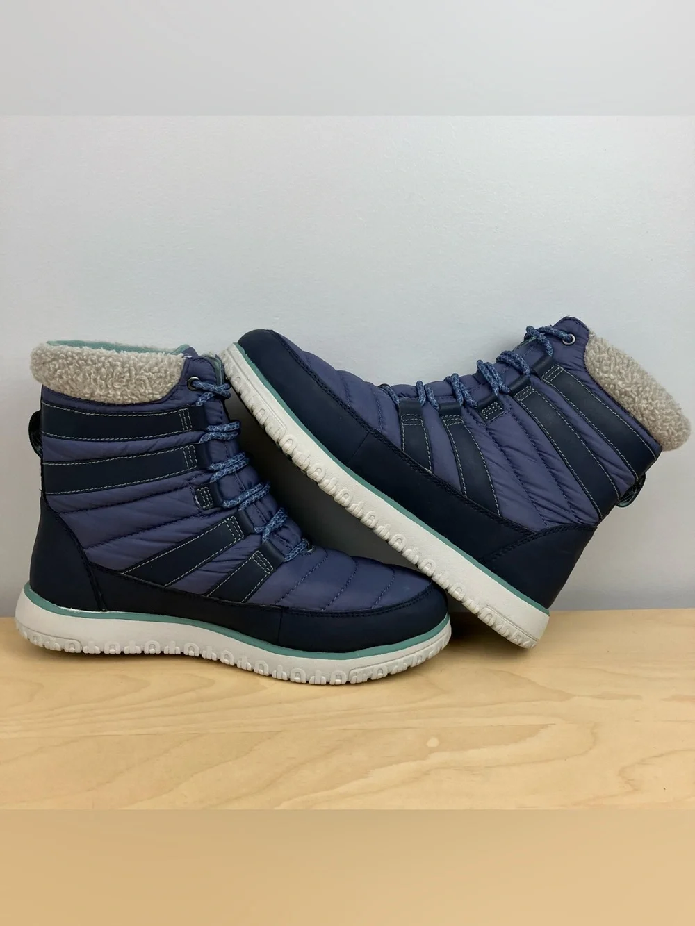 L.L. Bean Women’s Size 9.0 M Ultralight Insulated Pac Winter Boots Waterproof